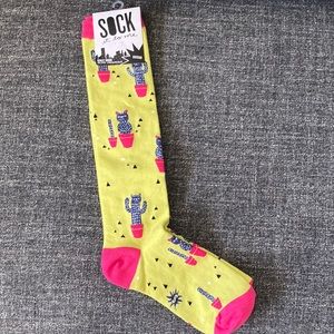 🐱 🌵 NWT knee high Sock It To Me Catcus socks 🐱 🌵